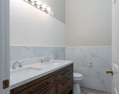 4726 Sabal Key Drive - Photo Thumbnail 16