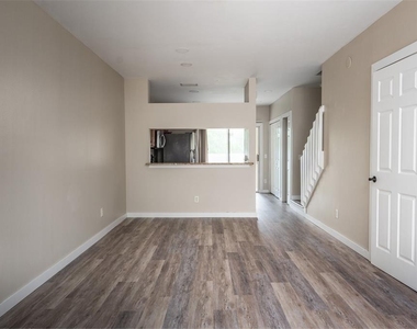 4726 Sabal Key Drive - Photo Thumbnail 4