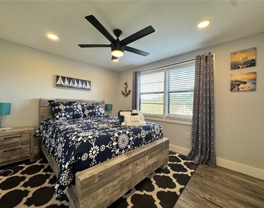 2722 49th Avenue W - Photo Thumbnail 14