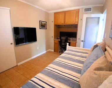 2850 Gulf Of Mexico Drive - Photo Thumbnail 15