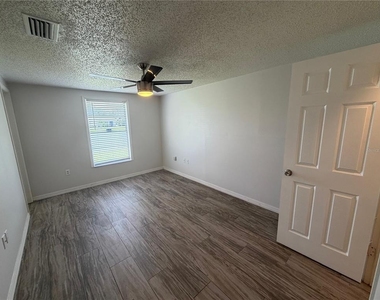 4121 79th Street W - Photo Thumbnail 11