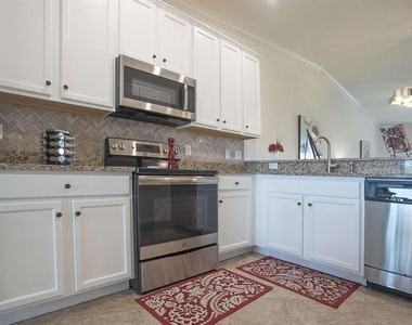 5557 Palmer Circle - Photo Thumbnail 13