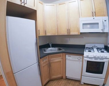  East 82nd Street - Photo Thumbnail 4