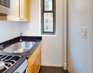  East 56th Street - Photo Thumbnail 3