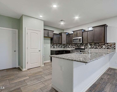 14441 Eastbrook Drive - Photo Thumbnail 9