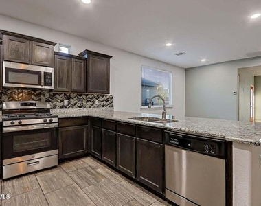 14441 Eastbrook Drive - Photo Thumbnail 10
