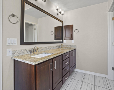 14925 Tierra Haven Avenue - Photo Thumbnail 16
