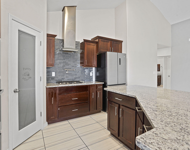 14925 Tierra Haven Avenue - Photo Thumbnail 6