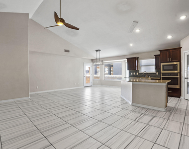 14925 Tierra Haven Avenue - Photo Thumbnail 2