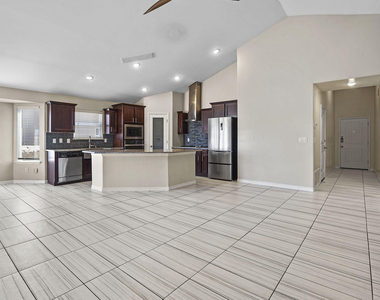 14925 Tierra Haven Avenue - Photo Thumbnail 4