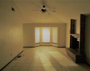1510 Greg Powers Drive - Photo Thumbnail 3
