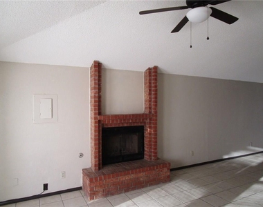 1510 Greg Powers Drive - Photo Thumbnail 4