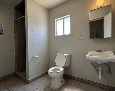 813 N Virginia Street - Photo Thumbnail 11
