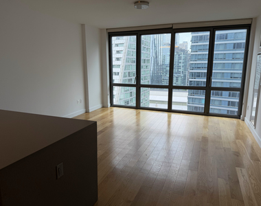 West 57th Street (11th avenue) - Photo Thumbnail 1