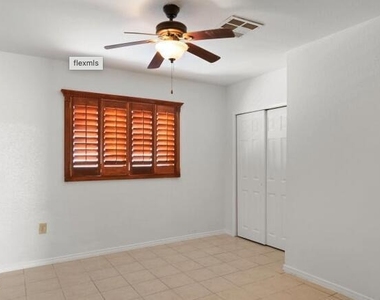 832 Wake Forest Lane - Photo Thumbnail 7