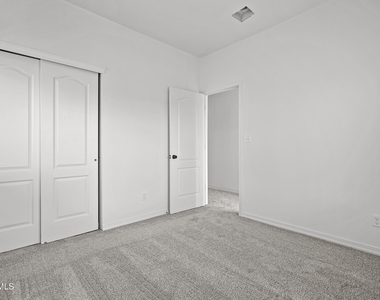 604 Cedarwood Avenue - Photo Thumbnail 5
