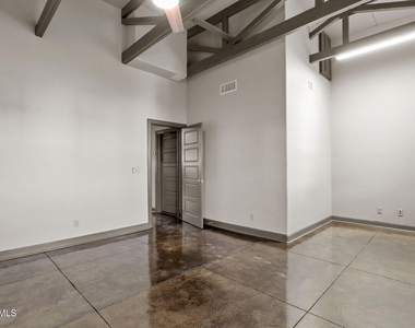 6350 Escondido Drive - Photo Thumbnail 15