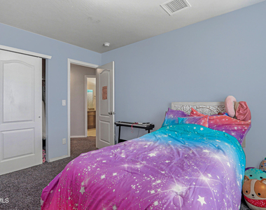 209 Reigate Drive - Photo Thumbnail 26