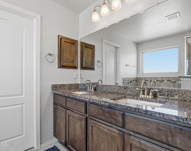 209 Reigate Drive - Photo Thumbnail 35