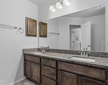 209 Reigate Drive - Photo Thumbnail 24