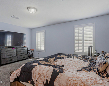 209 Reigate Drive - Photo Thumbnail 31