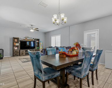 209 Reigate Drive - Photo Thumbnail 20