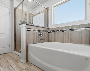 209 Reigate Drive - Photo Thumbnail 37