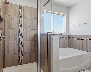 209 Reigate Drive - Photo Thumbnail 38