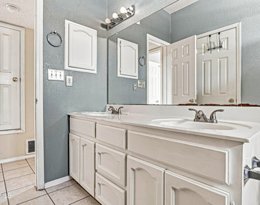4645 Loma De Plata Drive - Photo Thumbnail 12