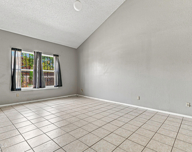 4645 Loma De Plata Drive - Photo Thumbnail 7