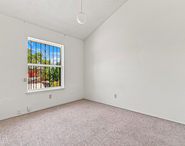 4645 Loma De Plata Drive - Photo Thumbnail 19