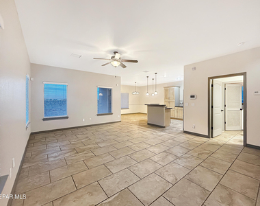 13125 Lost Willow Avenue - Photo Thumbnail 6