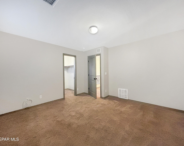 13125 Lost Willow Avenue - Photo Thumbnail 14
