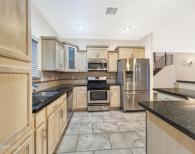 13125 Lost Willow Avenue - Photo Thumbnail 9