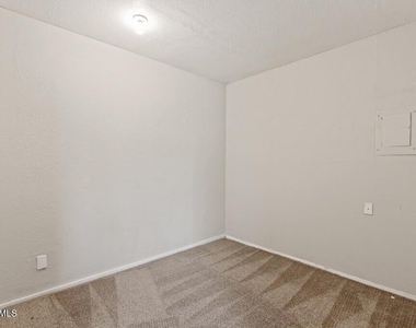 304 Carnival Drive - Photo Thumbnail 46