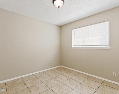 304 Carnival Drive - Photo Thumbnail 14