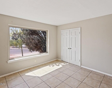 304 Carnival Drive - Photo Thumbnail 24