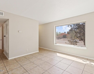 304 Carnival Drive - Photo Thumbnail 42
