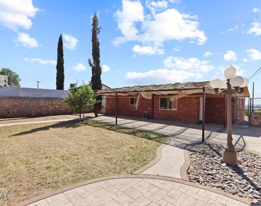 304 Carnival Drive - Photo Thumbnail 35