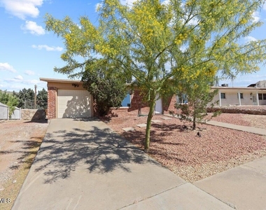 304 Carnival Drive - Photo Thumbnail 6