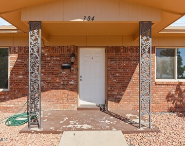 304 Carnival Drive - Photo Thumbnail 2