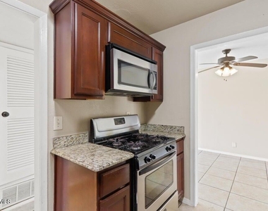 304 Carnival Drive - Photo Thumbnail 52