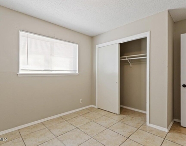 304 Carnival Drive - Photo Thumbnail 15
