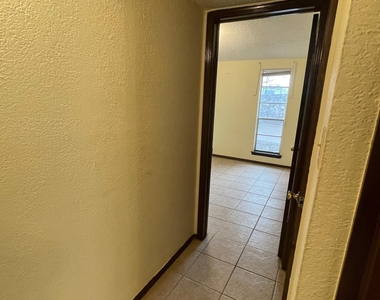 1504 Monte Sanders Lane - Photo Thumbnail 8