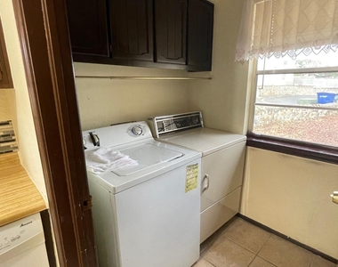 1504 Monte Sanders Lane - Photo Thumbnail 4