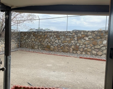 1504 Monte Sanders Lane - Photo Thumbnail 22