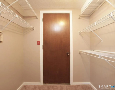 46 Little Oak Lane - Photo Thumbnail 17
