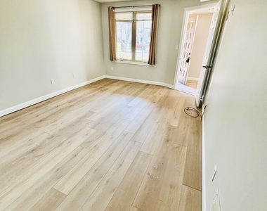 46 Little Oak Lane - Photo Thumbnail 10