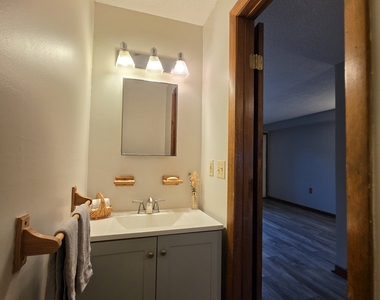 1568 Meriden Road - Photo Thumbnail 7