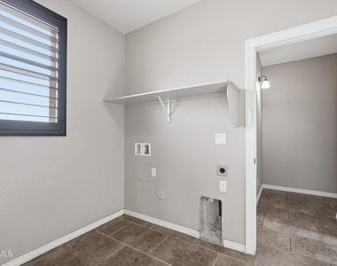 13255 Emerald Isle Street - Photo Thumbnail 4